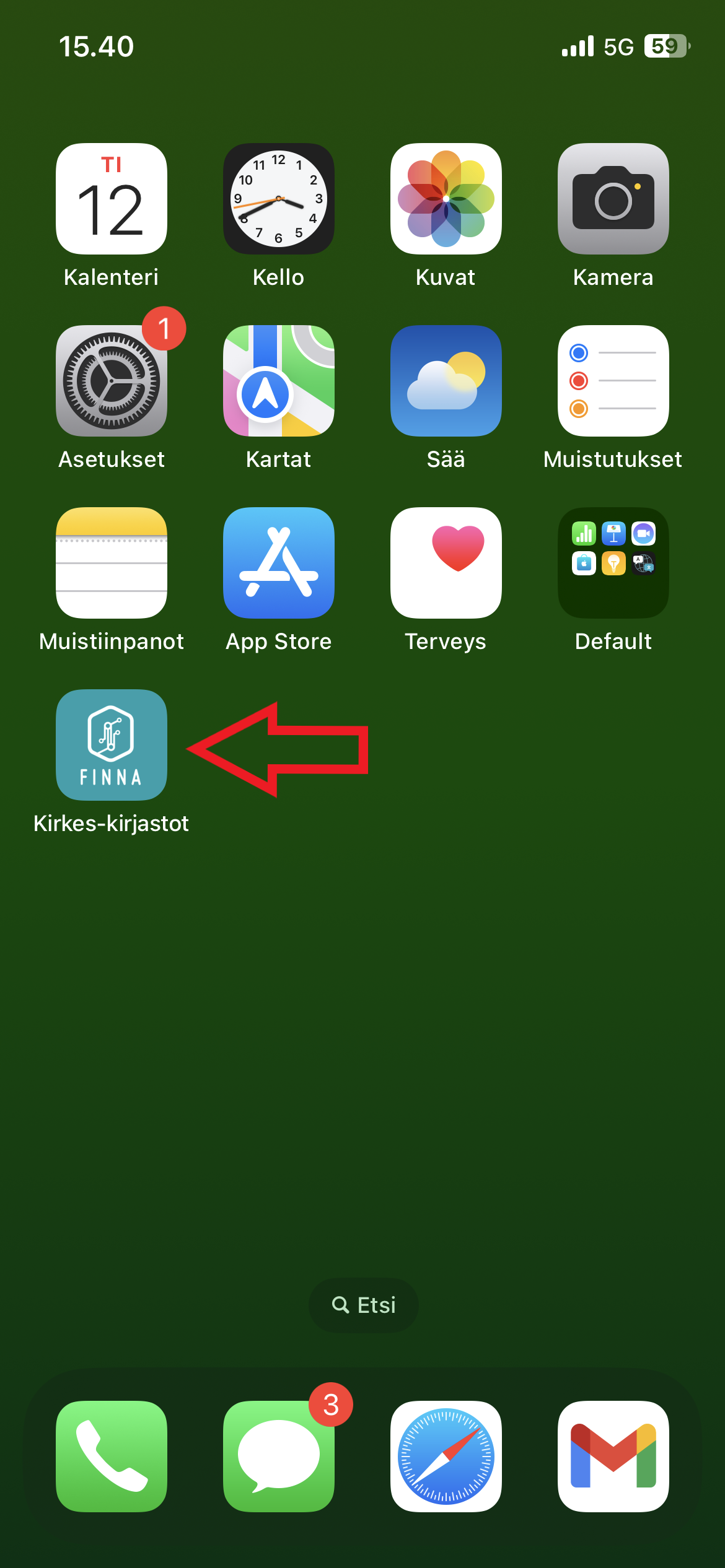IPhonen näytön kuvankaappauksessa on lista sovelluksia. Punainen nuoli osoittaa Kirkes-kirjastot nimistä sovellusta.
