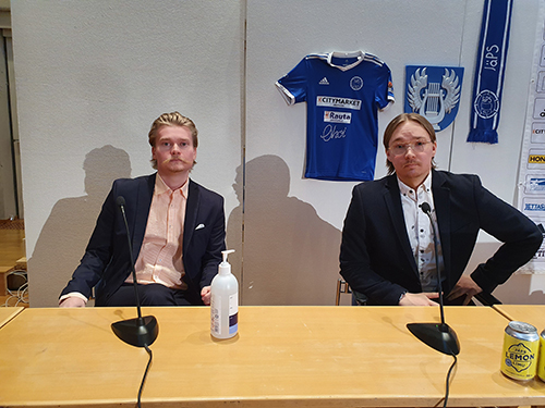 Selostajat työssään Selostajat työssään