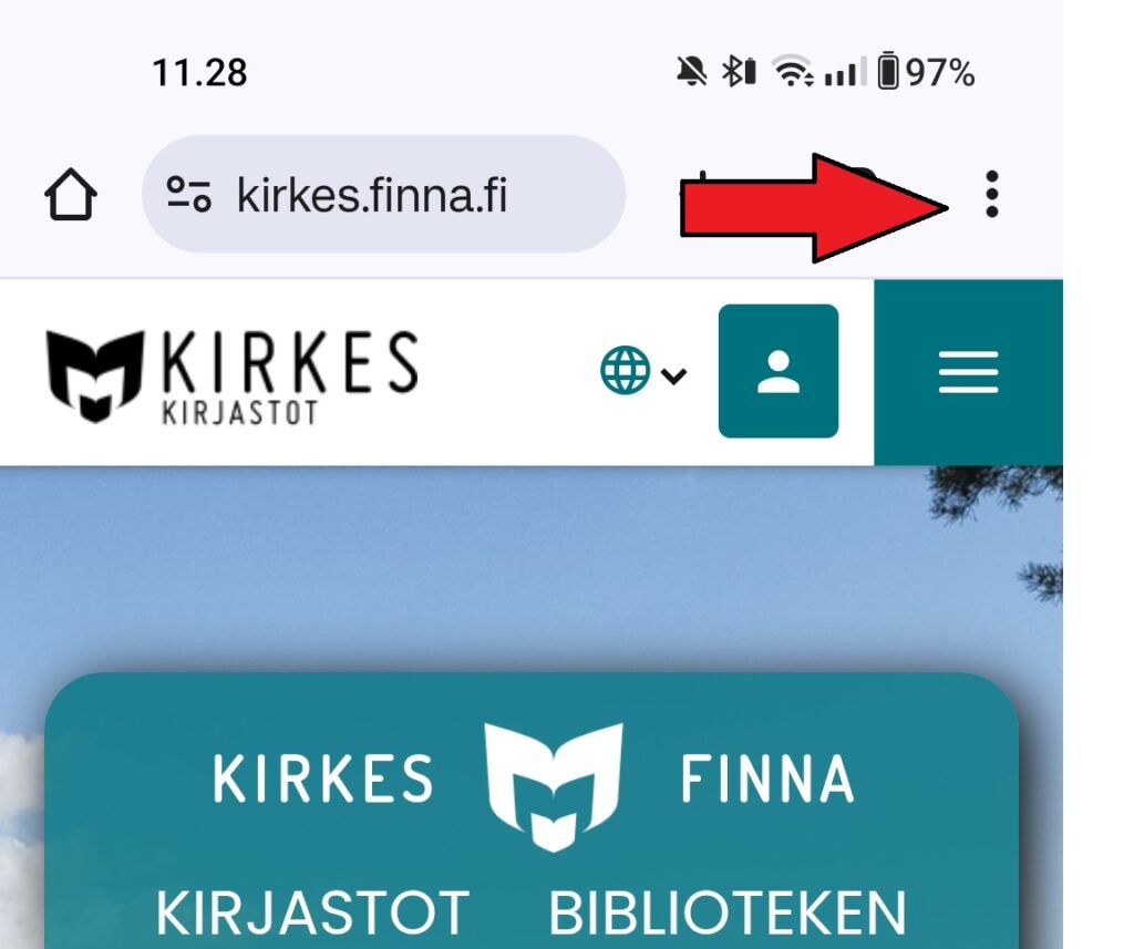 Punainen nuoli osoittaa kolmea pistettä merkitsevää valikkoa Kirkes-Finnan etusivulla.