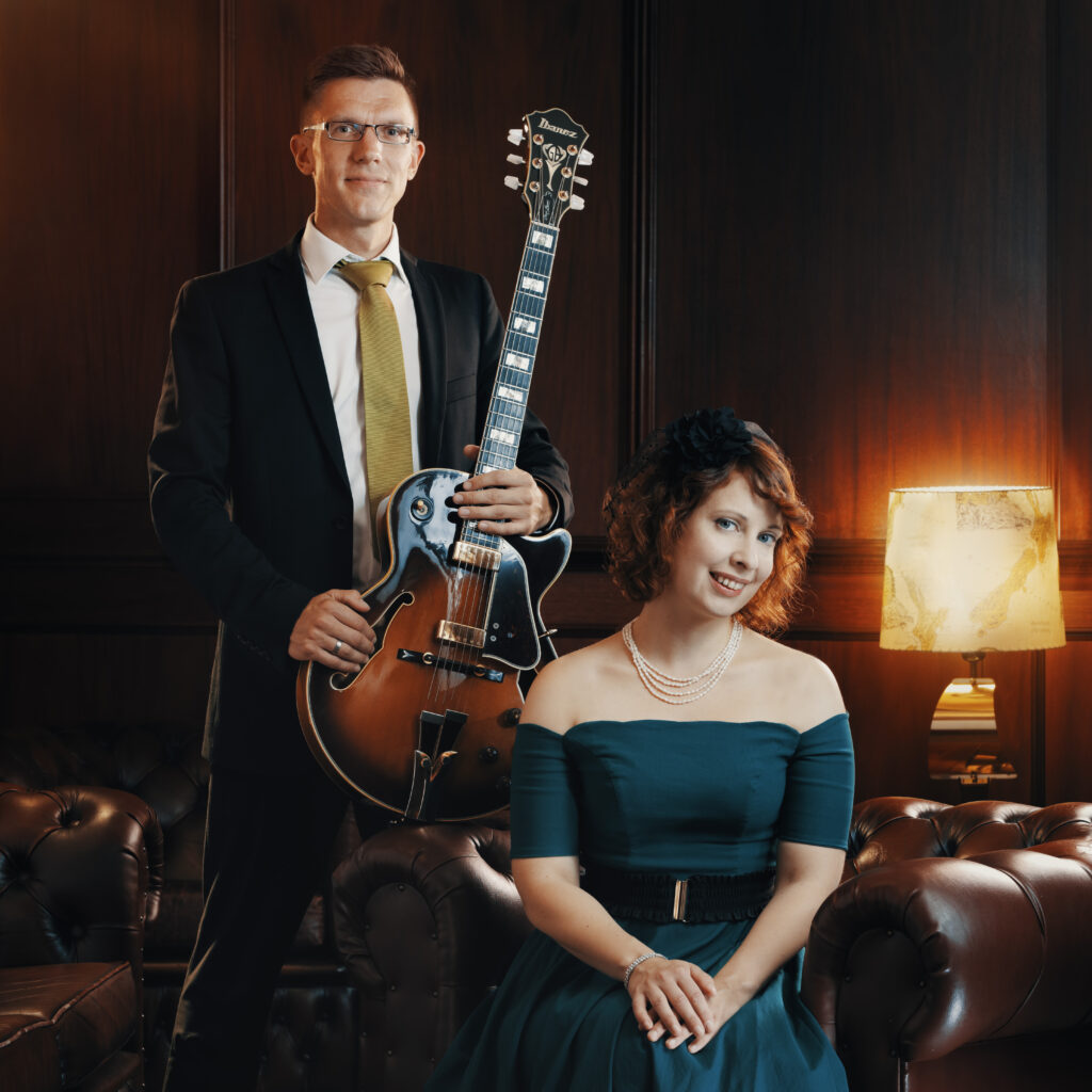 Jazzlaulajatar Mariah Hortans ja kitaristi Mathias Sandberg.