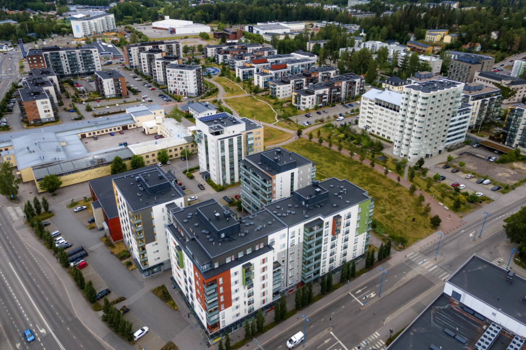 Kerrostaloja kuvattuna ilmasta käsin.